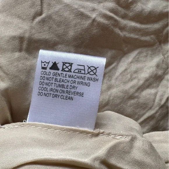 Princess Polly Quinette Strapless Bubble Dress Sz 2 or 34 EU - Picture 8 of 9